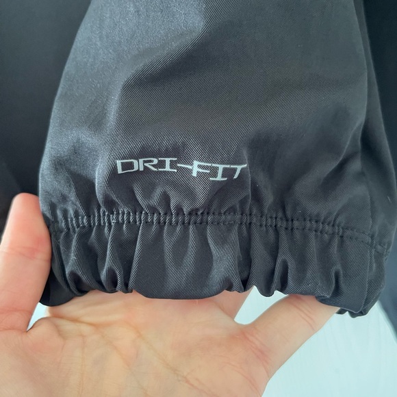 Nike Cropped Athletic Jacket / Windbreaker - Picture 5 of 5